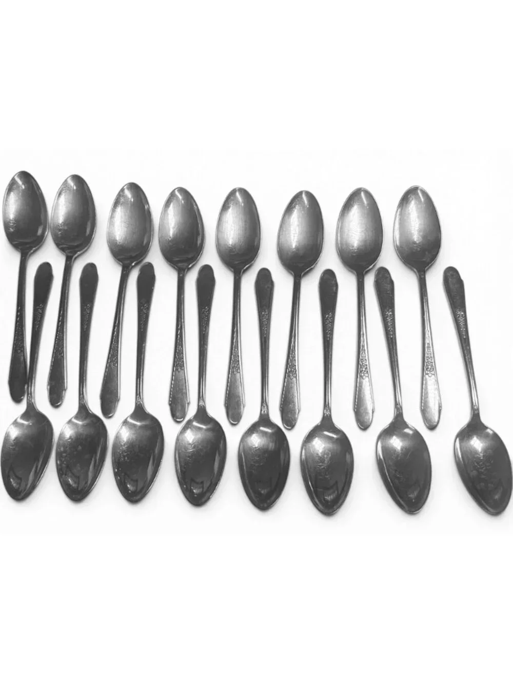 Wm Rogers & Son IS Silverplate Flatware Set Service for 8 Floral Rose In Box